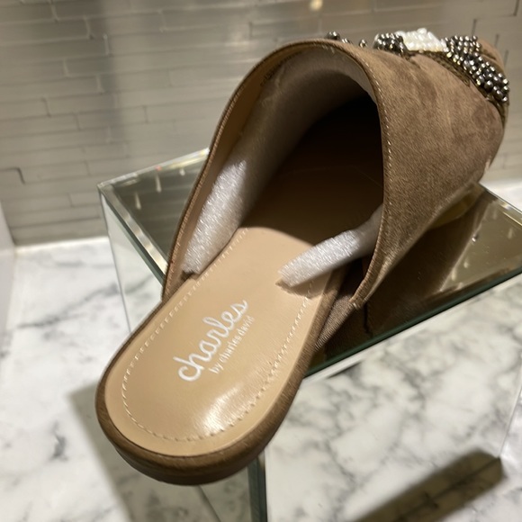 🌺NWOB Stunning Charles by Charles David sequenced mules/microsuede. Size… - Picture 4 of 8